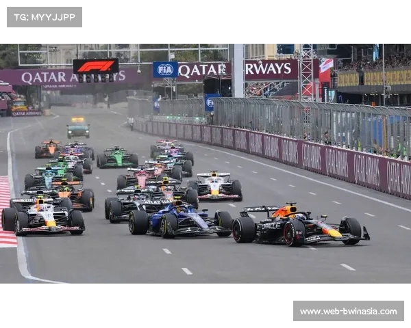 维斯塔潘圣保罗站维修区起步超车秀，复制经典逆转好戏